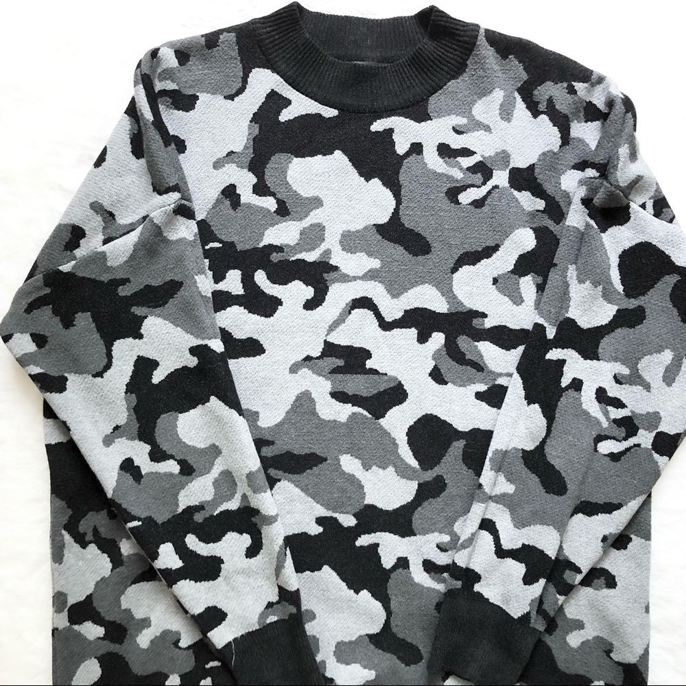 CARBON38 CAMO SWEATER Size Large Trendy Stylish Effortless Comfy Modern - Picture 4 of 11